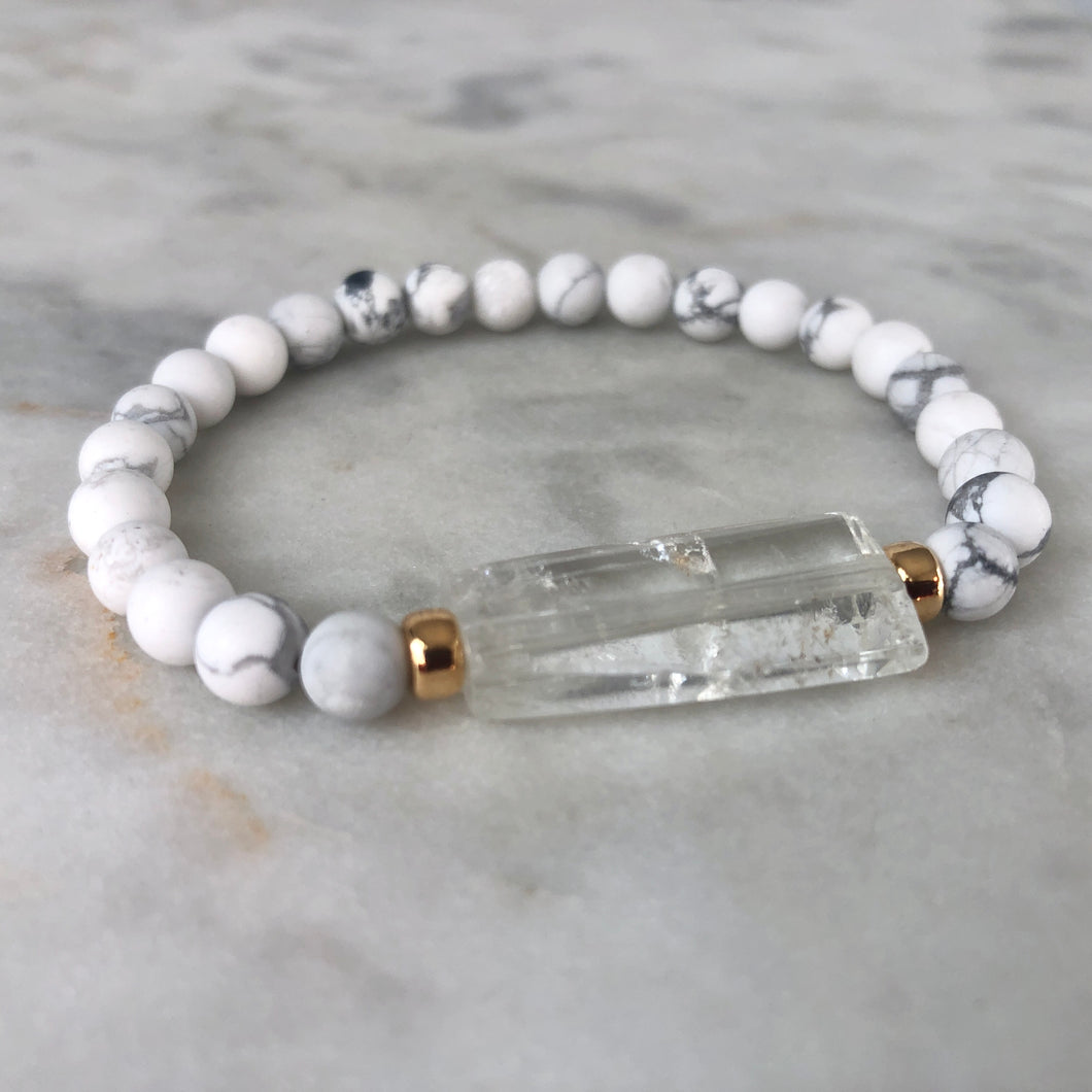 Universal Reality Bracelet - Howlite & Clear Quartz