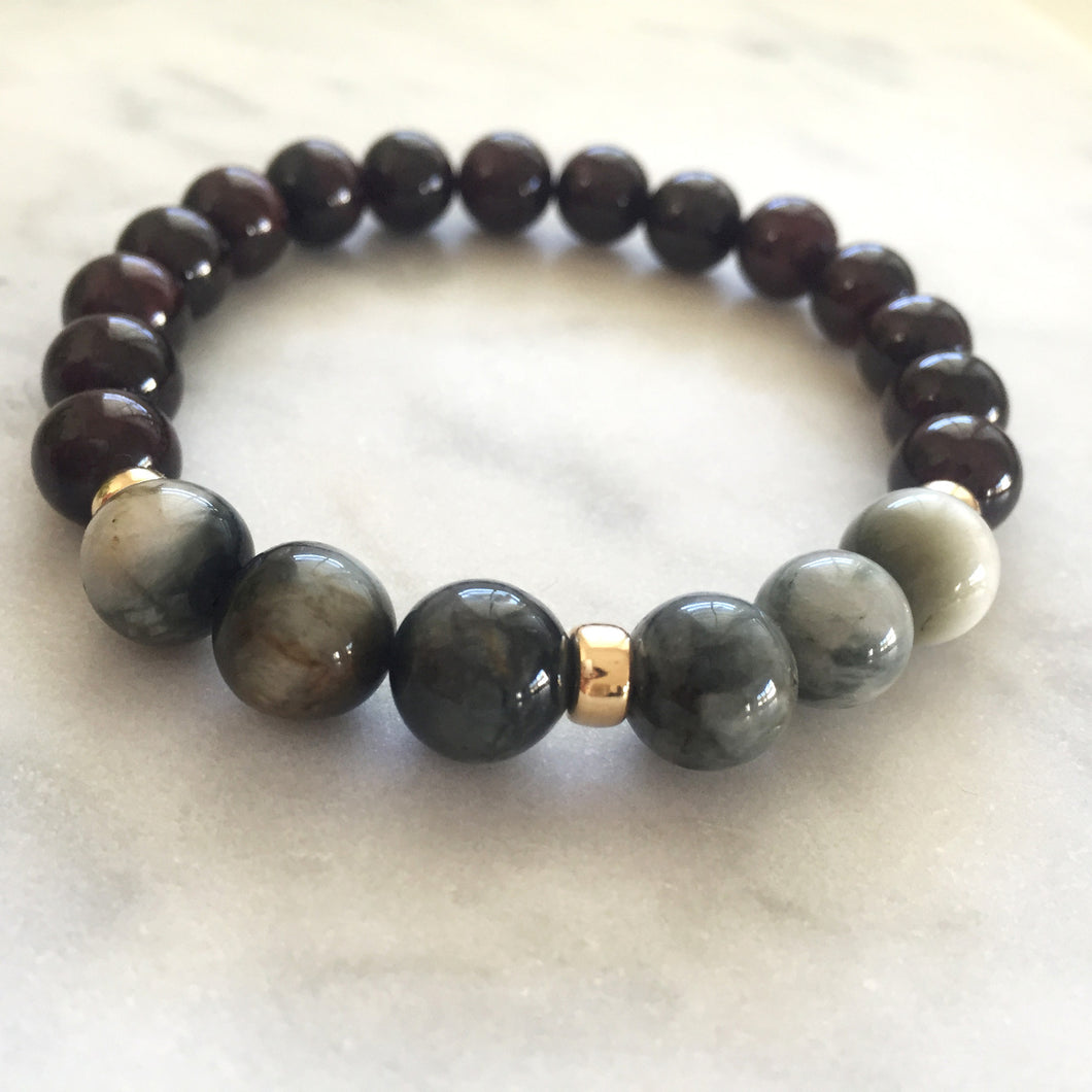 Men's red garnet and cat's eye beaded energy bracelet for kapha dosha with gold beads